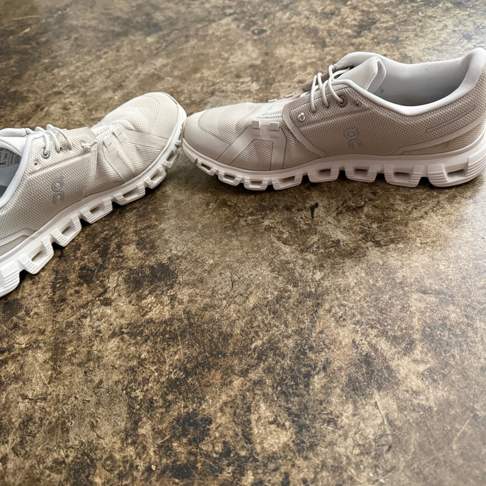 On Cloud Cloud 6 Women’s  Athletic Shoes - Picture 5 of 10
